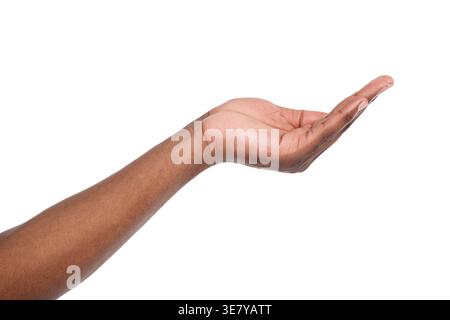 Mano dell'uomo Nero che tiene il palmo vuoto su sfondo bianco in studio Foto Stock