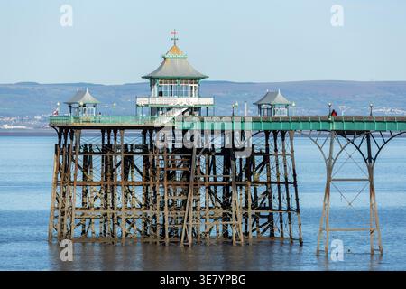 Lo storico molo vittoriano Clevedon si trova a Somerset, Inghilterra Foto Stock