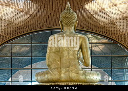 L'aeroporto internazionale Techo di recente sviluppo serve Phnom Penh, Cambogia, presenta un'architettura terminale moderna e un'infrastruttura aeronautica ampliata Foto Stock