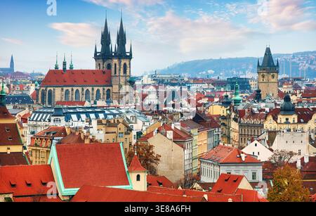 Skyline della città vecchia di Praga al tramonto, Cechia Foto Stock