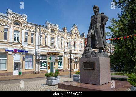AZOV, RUSSIA - 21 MAGGIO 2025: Monumento al primo generalissimo russo Alexey Semyonovich Shein. Azov, regione di Rostov Foto Stock