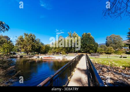 Passeggiata nel Bright Canyon in Australia Foto Stock