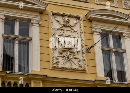Epult ornata storica facciata scultura di rilievo Foto Stock