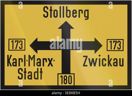 Vecchio disegno (1956) di un cartello di direzione tedesco su una strada federale che mostra la strada per Stollberg, Karl-Marx-Stadt (Chemnitz) e Zwickau Foto Stock