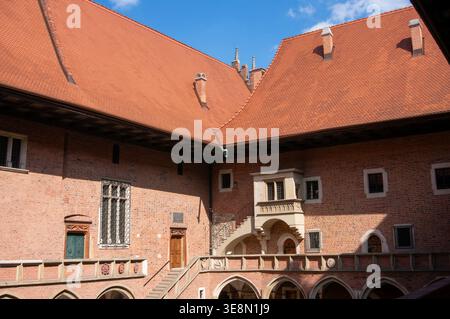 Frammento del Collegium Maius (Università Jagellonica), cortile interno. Kraków, Polonia. Foto Stock