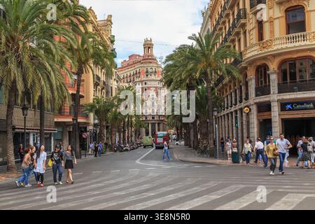 VALENCIA, SPAGNA - 18 MAGGIO 2017: Questa è una vista dell'edificio della Banca di Valencia alla fine del viale Barques. Foto Stock