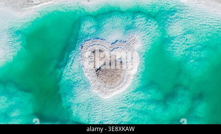 Vista aerea dei laghi turchesi a forma di cuore al lago Emerald (Dachaidan), Qinghai, Cina. Foto Stock