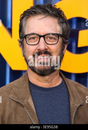 Hollywood, Stati Uniti. 16 aprile 2026. HOLLYWOOD, LOS ANGELES, CALIFORNIA, Stati Uniti - 15 APRILE: Ray Romano arriva alla premiere di Los Angeles della seconda stagione di "Running Point" di Netflix, tenutasi all'Egyptian Theatre Hollywood il 15 aprile 2026 a Hollywood, Los Angeles, California, Stati Uniti. (Foto di Xavier Collin/Image Press Agency) credito: Image Press Agency/Alamy Live News Foto Stock