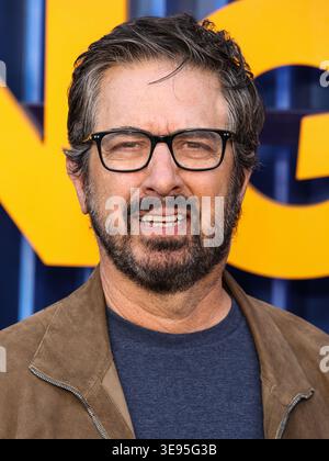 Hollywood, Stati Uniti. 16 aprile 2026. HOLLYWOOD, LOS ANGELES, CALIFORNIA, Stati Uniti - 15 APRILE: Ray Romano arriva alla premiere di Los Angeles della seconda stagione di "Running Point" di Netflix, tenutasi all'Egyptian Theatre Hollywood il 15 aprile 2026 a Hollywood, Los Angeles, California, Stati Uniti. (Foto di Xavier Collin/Image Press Agency) credito: Image Press Agency/Alamy Live News Foto Stock