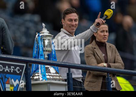Hampden Park, Glasgow, Regno Unito. 18 aprile 2026. Scottish Cup Football, Dunfermline Athletic contro Falkirk; Scott Brown Credit: Action Plus Sports/Alamy Live News Foto Stock