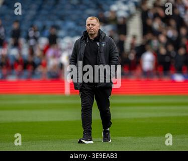 Hampden Park, Glasgow, Regno Unito. 18 aprile 2026. Scottish Cup Football, Dunfermline Athletic contro Falkirk; il manager del Dunfermline Athletic Neil Lennon in campo a Hampden Credit: Action Plus Sports/Alamy Live News Foto Stock