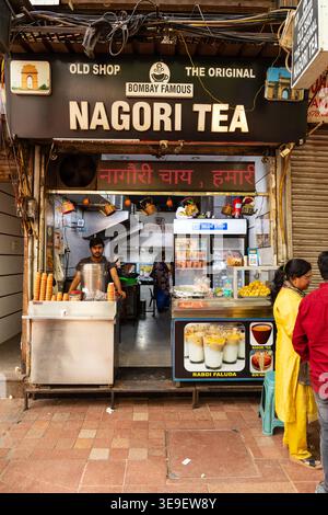 Nagori Tea Shop si trova nell'area di Chandni Chowk della Vecchia Delhi, India. Foto Stock