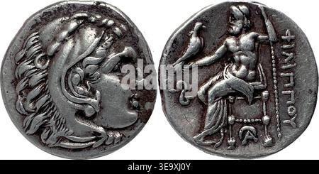 Filippo III Arridaio (359–317 a.C.) fu un re di Macedonia. L'immagine d'archivio documenta una dracma d'argento coniata a Lampsakos tra il 323 e il 317 a.C. Il dritto presenta Ercole con pelle di leone, il rovescio mostra Zeus seduto con un'aquila. Peso: 4,26 g.. Foto Stock