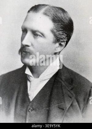 Edward Cecil Guinness, i conte di Iveagh (1847–1927), era un uomo d'affari e filantropo britannico noto per la sua guida della Guinness Brewery e per i suoi significativi contributi alla società irlandese. La fotografia documenta un momento nei suoi ultimi anni. Foto Stock