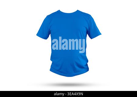 Mockup di T-shirt blu per la visione frontale sospeso su uno sfondo grigio chiaro con un'ombra morbida, adatto per anteprime di branding, stampe e promozioni sull'abbigliamento Foto Stock