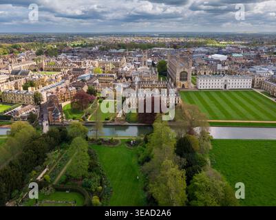 Vista aerea della storica Università di Cambridge con King's College e River Cam, Inghilterra Foto Stock