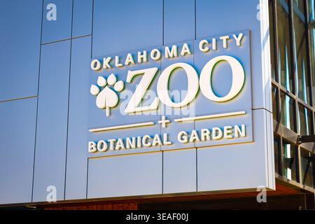Oklahoma City, Oklahoma, USA - 9 marzo 2026: Ingresso allo zoo e al giardino botanico di Oklahoma City, Oklahoma Foto Stock