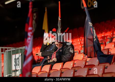 Bournemouth, Dorset, Regno Unito. 22 aprile 2026. Premier League Football, AFC Bournemouth contro Leeds United; tifosi del Bournemouth prima del calcio d'inizio crediti: Action Plus Sports/Alamy Live News Foto Stock