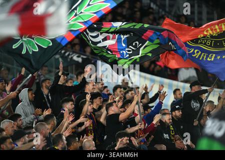 Barcellona, ESP. 22 aprile 2026. FC BARCELONA vs RC CELTA 22 aprile 2026 tifosi del FC Barcelona durante la partita tra FC Barcelona e Celta de Vigo corrispondente alla trentesima giornata di la Liga EA Sports al Spotify Camp Nou di Barcellona, Spagna. Crediti: Rosdemora/Alamy Live News Foto Stock