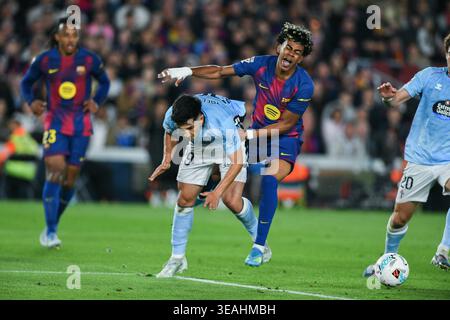 Barcellona, ESP. 22 aprile 2026. FC BARCELONA vs RC CELTA 22 aprile 2026 Lamine Yamal (10) del FC Barcelona durante la partita tra FC Barcelona e Celta de Vigo corrispondente alla trentesima giornata di la Liga EA Sports al Spotify Camp Nou di Barcellona, Spagna. Crediti: Rosdemora/Alamy Live News Foto Stock