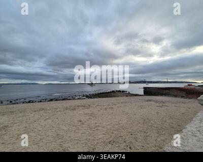 Dettagli di Lisbona sul lungomare, Portogallo Foto Stock