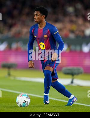 Barcellona, Spagna. 22 aprile 2026. Alejandro Balde del FC Barcelona durante la Liga EA Sports match tra FC Barcelona e RC Celta de Vigo giocata al Spotify Camp Nou Stadium il 22 aprile 2026 a Barcellona, Spagna. (Foto di Sergio Ruiz/PRESSINPHOTO) credito: PRESSINPHOTO SPORTS AGENCY/Alamy Live News Foto Stock