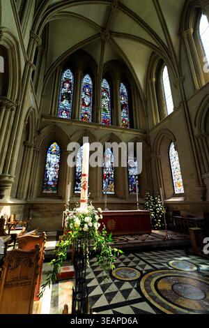 Vetrate colorate e ad ampio angolo. Cattedrale della chiesa parrocchiale di Southwell Minster, Southwell, Nottinghamshire, Inghilterra Foto Stock