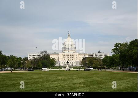 Washington, Stati Uniti. 23 aprile 2026. Il Campidoglio degli Stati Uniti è l'edificio che serve come sede del Congresso, il ramo legislativo degli Stati Uniti a Washington DC, capitale degli Stati Uniti, USA il 15 aprile 2026. Foto di Tomas Stevens/ABACAPRESS.COM credito: Abaca Press/Alamy Live News Foto Stock