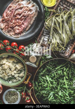 cucina italiana, pasta, ingredienti, involtini, cucina italiana, cibo italiano, piatti per pasta, ingredienti Foto Stock