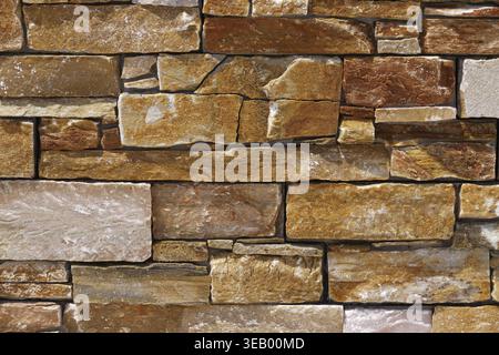 Ghisonaccia, muro di pietra, Corsica orientale, Francia - Ghisonaccia, muro di pietra, Corsica orientale, Francia Foto Stock