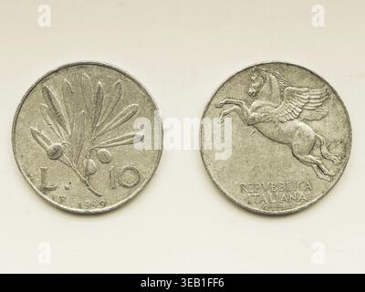 Antiche monete italiane da 10 Liras dall'aspetto vintage Foto Stock