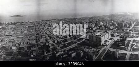 Dopo il terremoto di San Francisco del 1906. Rovine della Stanford Mansion e dell'Hopkins Art Institute Foto Stock