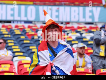 Wembley Stadium, Londra, Regno Unito. 26 aprile 2026. Fa Cup Football, Chelsea contro Leeds United; tifoso del Leeds United all'interno dello stadio di Wembley credito: Action Plus Sports/Alamy Live News Foto Stock