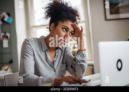 Gli studenti si sentono sotto pressione, senza usura. Foto Stock