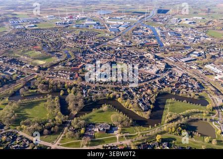Vista sul drone aereo della città fortificata olandese Coevorden Fortezza a forma di stella Drenthe Paesi Bassi Foto Stock
