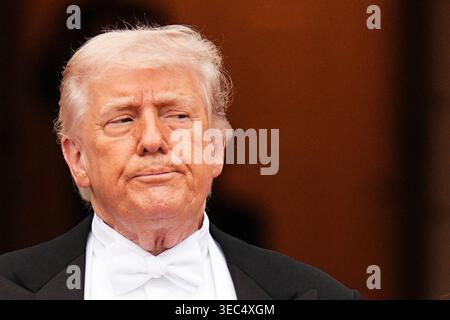 Il presidente Donald Trump arriva per la cena di Stato alla Casa Bianca di Washington DC, il secondo giorno della visita di stato negli Stati Uniti. Data foto: Martedì 28 aprile 2026. Foto Stock