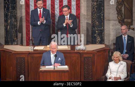 Washington, DC, USA. 28 aprile 2026. Re Carlo III si rivolge alla sessione congiunta del Congresso a Washington DC. Il 28 aprile 2026. Crediti: Patsy Lynch/Media Punch/Alamy Live News Foto Stock