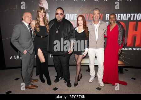 Los Angeles, Stati Uniti. 28 aprile 2026. Il cast di 'Patch' partecipa alla prima proiezione di Los Angeles del film 'Patch' al Crescent Theater, Los Angeles, CA, 28 aprile 2026 crediti: Eugene Powers/Alamy Live News Foto Stock