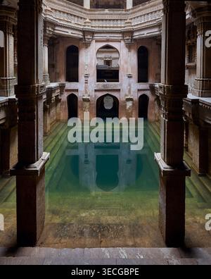 Gradino di Adalaj (gradino di Rudabai) ad Adalaj vicino alla città di Gandhinagar, in India Foto Stock