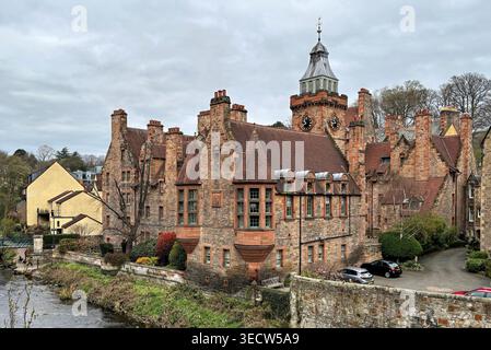Well Court nel Dean Village vicino al Water of Leith, Edimburgo Foto Stock