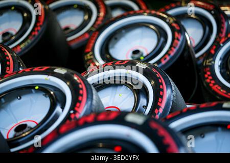 Pirellli Tyres durante il Gran Premio di Formula 1 Crypto.com di Miami 2026 all'autodromo Internazionale di Miami nei Miami Gardens, Stati Uniti. Il sesto round del Foto Stock