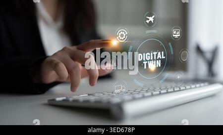 Concetto tecnologico innovativo con visualizzazione doppia digitale su tastiera in un moderno ambiente di ufficio Quark. Foto Stock