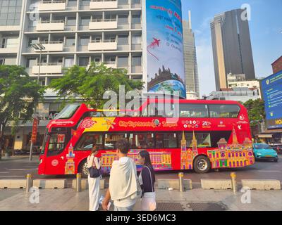 Autobus a due piani scoperto di Saigon con City Sightseeing, operativo nella città di ho chi Minh, Vietnam Foto Stock