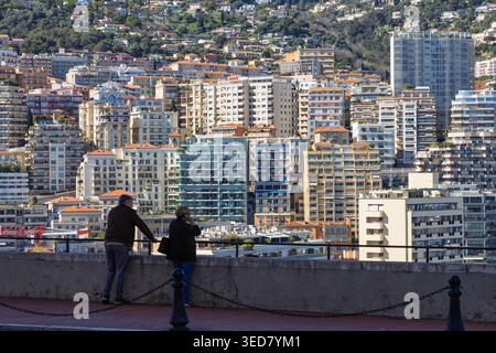 Principato di Monaco, Principato di Monaco, vista di la Condamine e Monte Carlo dai bastioni della città vecchia Foto Stock