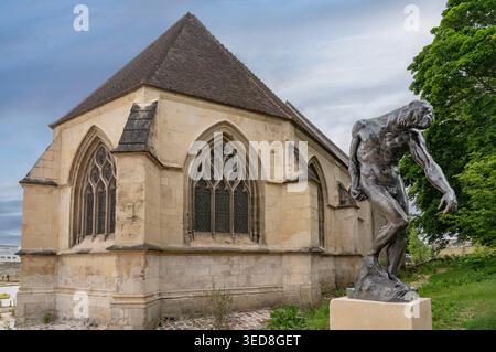 Francia, Calvados, Caen, castello di Caen, chiesa di San Giorgio la grande ombra, grande bronzo di Rodin Foto Stock