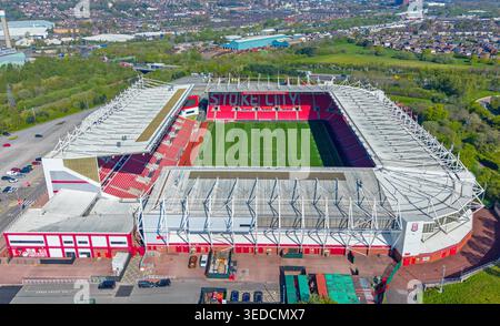 Stoke-on-Trent, Staffordshire, Regno Unito. 04.23.2026 immagine aerea dello Stoke City Football Club, Bet 365 Stadium. 23 aprile 2026 Foto Stock