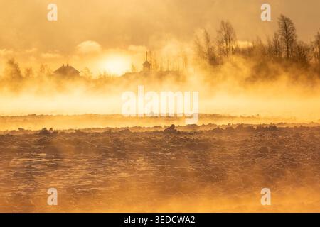 Alba in una fredda mattina d'inverno a Helsinki Foto Stock