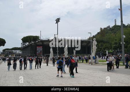 Roma, Italia. 6 maggio 2026. Le statue in marmo del foro Italico durante la partita dell'Italian Open Tennis, giorno 3 al foro Italico il 6 maggio 2026 a Roma. Durante gli internazionali BNL d'Italia, International Tennis Match a Roma, Italia, 06 maggio 2026 Credit: Independent Photo Agency/Alamy Live News Foto Stock