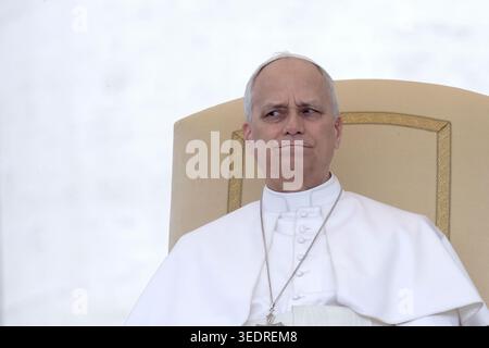 Città del Vaticano, Vaticano, 06 maggio 2026. Papa Leone XIV conduce la sua udienza generale settimanale in Piazza San Pietro in Vaticano. Maria Grazia Picciarella/Alamy Live News Foto Stock
