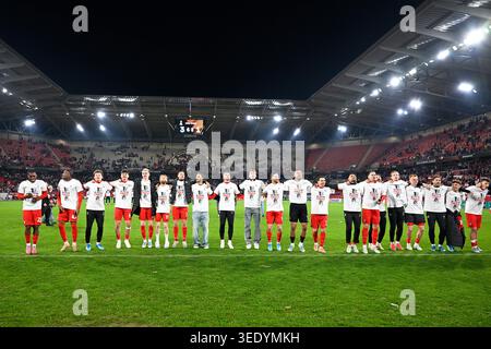Friburgo, Germania. 7 maggio 2026. I giocatori dell'SC Freiburg celebrano la vittoria dopo la semifinale di Europa League partita di andata e ritorno tra l'SC Freiburg e il Braga a Friburgo, Germania, 7 maggio 2026. Crediti: Ulrich Hufnagel/Xinhua/Alamy Live News Foto Stock